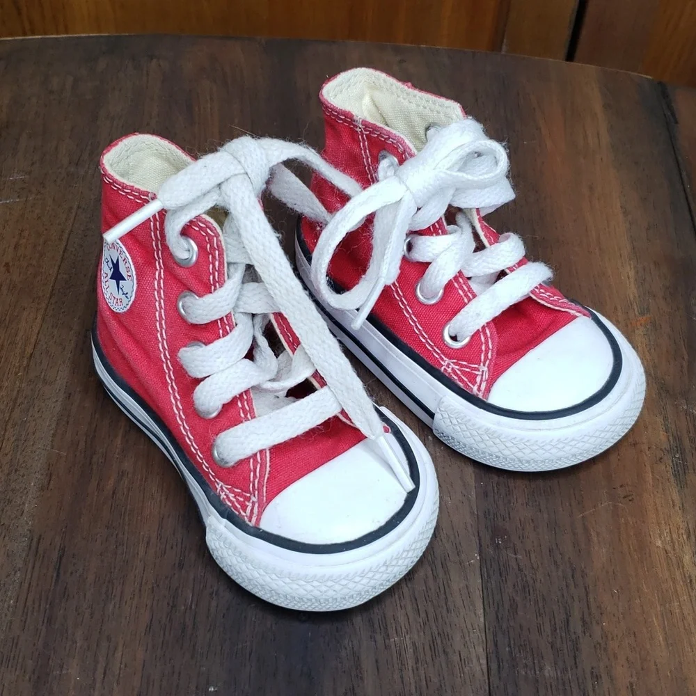 Converse Chuck Taylor High Top Shoe Sz 2
